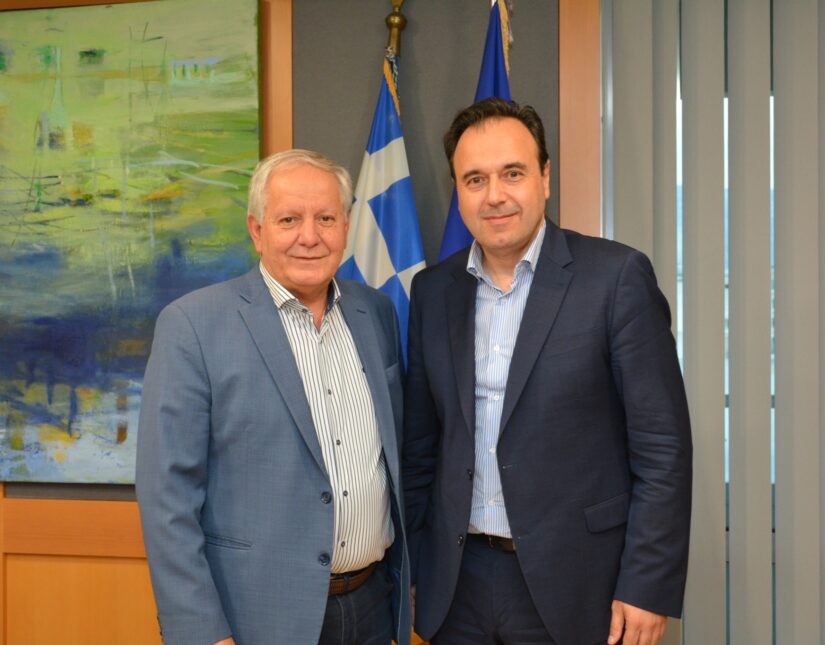 Ο Δήμαρχος Καλλιθέας ζήτησε λύσεις από τον υπουργό Παπαστεργίου για τις κακοτεχνίες στα Έργα Οπτικών Ινών