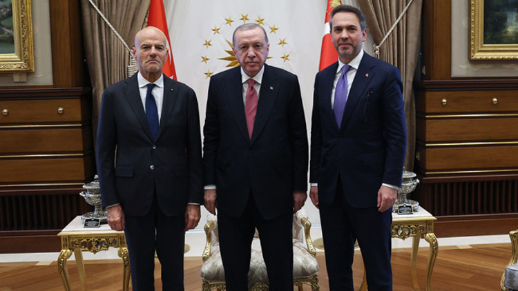 Συνάντηση Ερντογάν με τον Πρόεδρο της ιταλικής ENI στην Άγκυρα