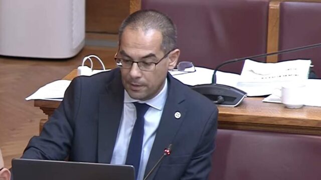 Ρούντας: Η κυβέρνηση λειτουργεί με όρους μαφίας και εμπαίζει τον λαό