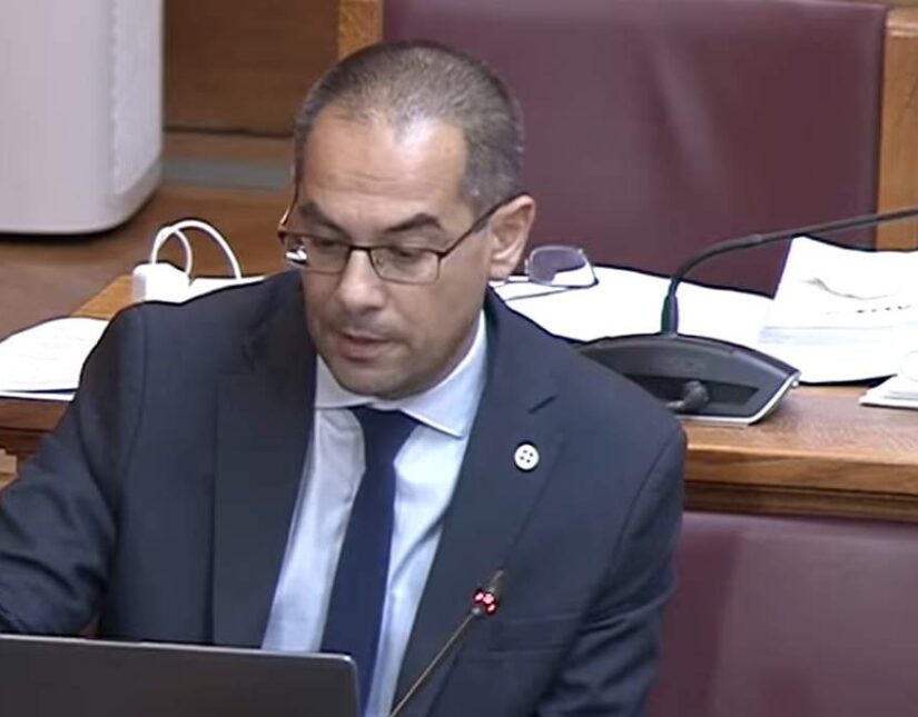Ρούντας: Η κυβέρνηση λειτουργεί με όρους μαφίας και εμπαίζει τον λαό