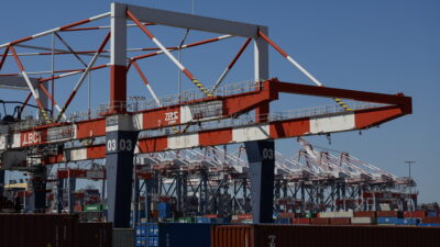 Ποιο είναι το αποτύπωμα των δασμών του Τραμπ στο διεθνές εμπόριο