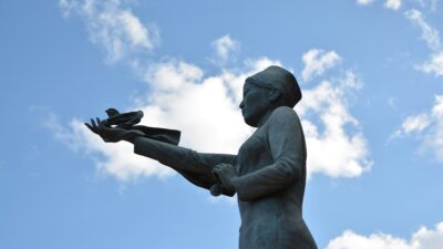 Εκ γυναικός τα κρείττω, Δημήτρης Μιχαλόπουλος