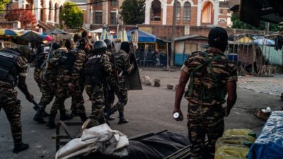 Μαδαγασκάρη: Ο στρατός ενώνεται με διαδηλωτές – Φυγαδεύεται ο πρόεδρος