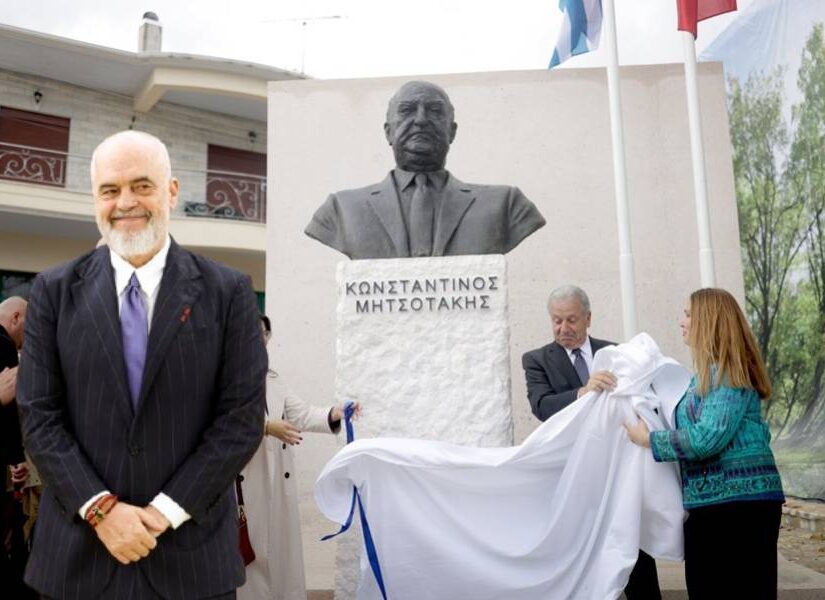 Με μια προτομή κατάφερε ο Ράμα τον Κυριάκο! Γεωπολιτικός