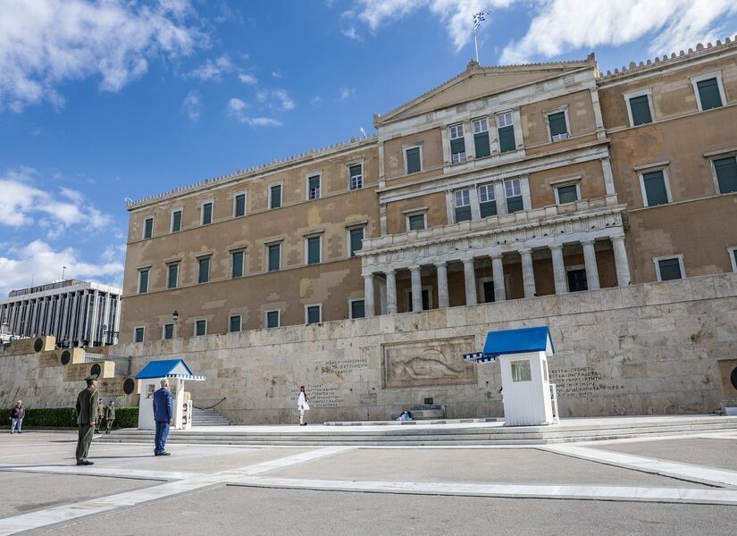 Νέος γύρος αντιπαράθεσης για τον Άγνωστο Στρατιώτη και τον ΟΠΕΚΕΠΕ