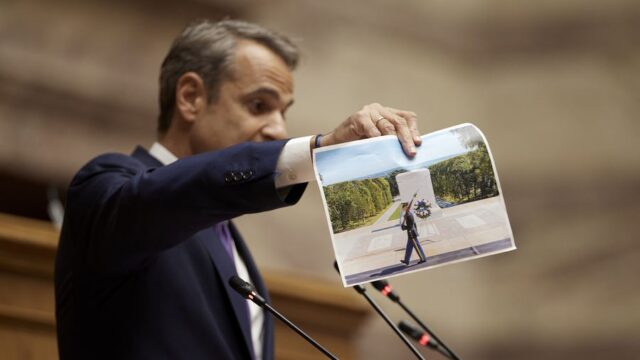 Οχυρώνεται στους Kyriakistas, απομονώνεται στην κοινωνία, Σπύρος Γκουτζάνης