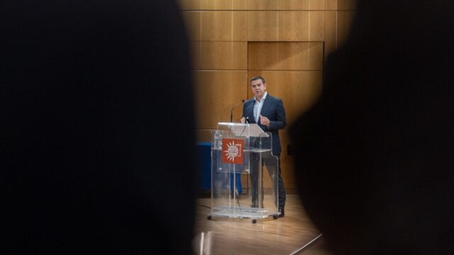 Η ώρα των διασπαστών... Γιάννης Πανούσης