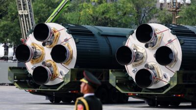 Γιατί ο Τραμπ επαναλαμβάνει τις πυρηνικές δοκιμές, Κώστας Γρίβας