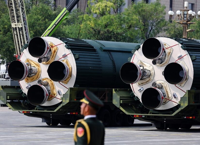 Γιατί ο Τραμπ επαναλαμβάνει τις πυρηνικές δοκιμές, Κώστας Γρίβας