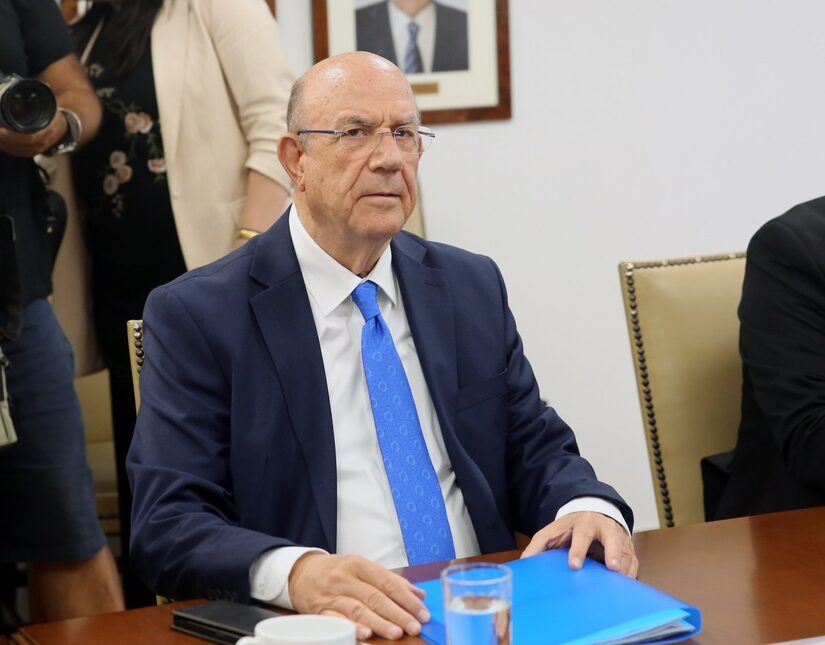 Το καλώδιο, η Κάσος και το φοβικό σύνδρομο της Αθήνας, Κώστας Βενιζέλος