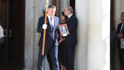 Η Ελλάδα αποχαιρέτισε με συγκίνηση τον Διονύση Σαββόπουλο