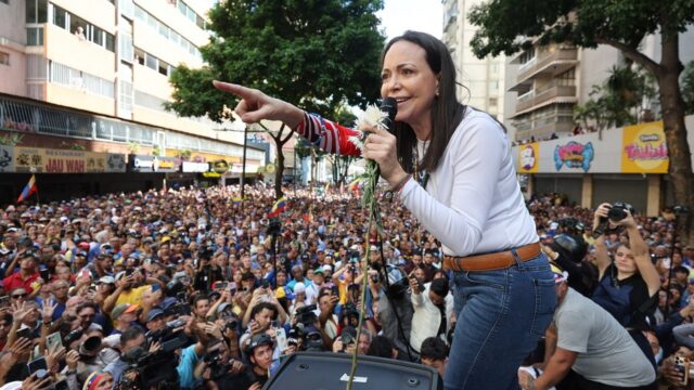 Νόμπελ Ειρήνης: Πολιτική εργαλειοποίηση του κορυφαίου βραβείου, Άγγελος Βασιλείου