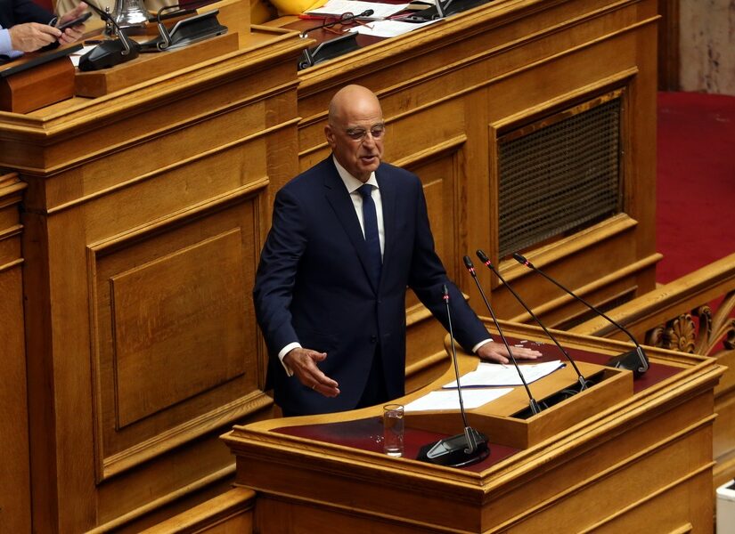 Άρχισε με Δένδια το ξήλωμα του πουλόβερ – Βάστα Δικαιοσύνη φωνάζουν στο Μαξίμου! Κόμπρα