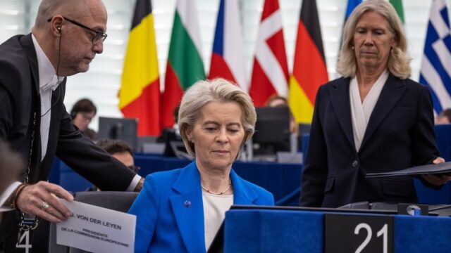 Ιδανικός αυτόχειρας η Ευρώπη, Ζαχαρίας Μίχας