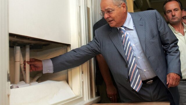 Ο εφευρέτης... Δρυμιώτης και η... κατάθλιψη! Κόμπρα