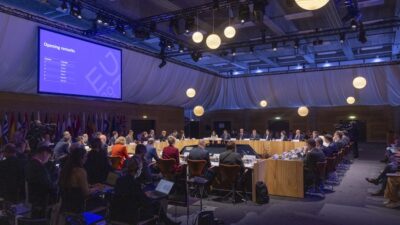 Από τον κανένα στον μηδένα, Απόστολος Αποστολόπουλος