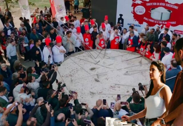 Τουρκία: 6 τόνοι πιλάφι, 160 είδη καφέ και βαριά βιομηχανία