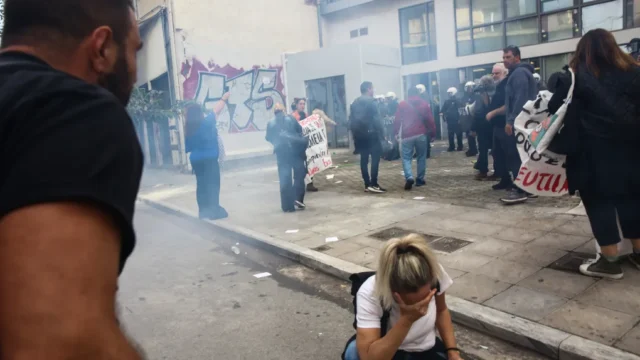 Ε όχι και τα ΜΑΤ σε μαθητές Δημοτικού και γονείς βρε Κούλη...