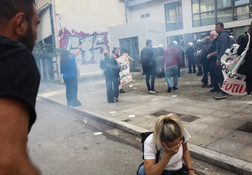 Ε όχι και τα ΜΑΤ σε μαθητές Δημοτικού και γονείς βρε Κούλη...