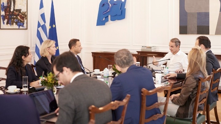 Συνάντηση Μητσοτάκη με τον αντιπρόεδρο της Google, αρμόδιο για ιδιωτικότητα και ασφάλεια