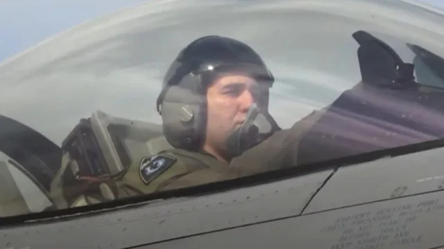 Συγκίνησε ο πιλότος του μαχητικού F-16: Συνεχίζουμε να φυλάμε τον ουρανό της Ελλάδας