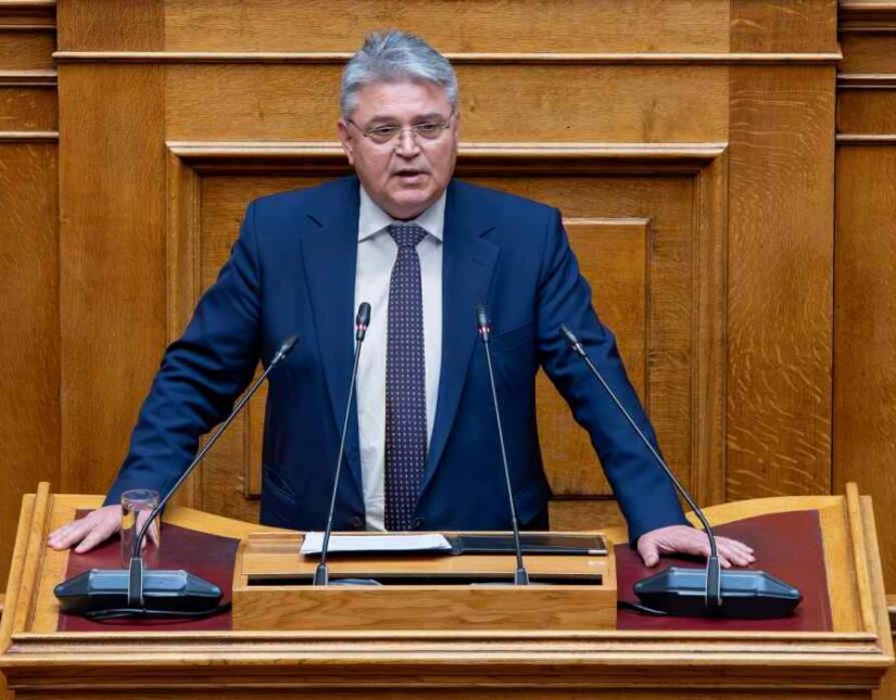 Νατσιός στη Βουλή: “Εσείς είστε οι νεκροθάφτες της εθνικής μνήμης”
