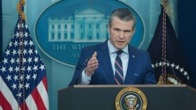 Χέγκσεθ: Οι ΗΠΑ θα “επιβάλουν κόστος” στη Ρωσία εάν ο πόλεμος στην Ουκρανία δεν τερματισθεί