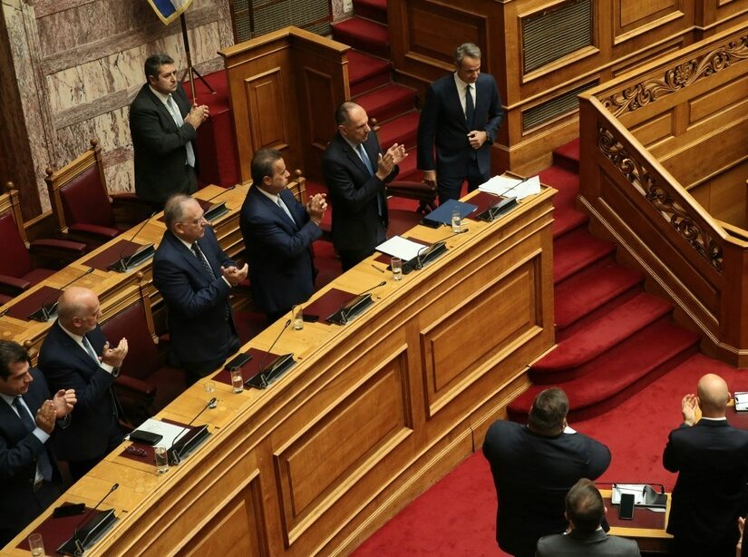 Η Ελλάς ολοταχώς στα βράχια, Βασίλης Μαστρογιάννης