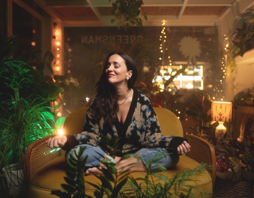 Ευτυχία Μητρίτσα ΑΙΩΝΙΕΣ ΓΥΝΑΙΚΕΣ  “Το πρώτο βλέμμα” στο THEATRE OF THE NO