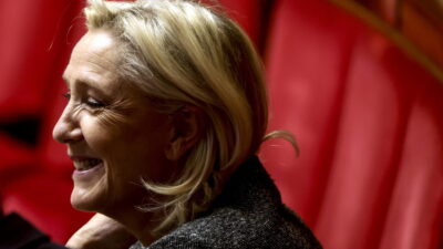 Η Λεπέν κερνάει πίκρα τον Μακρόν!