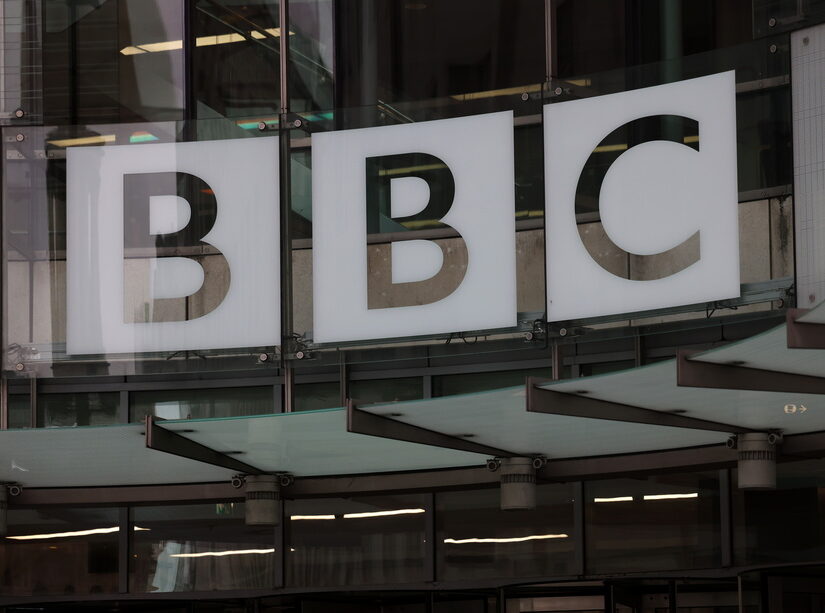 Η ομολογημένη ξευτίλα του BBC – Κοπτοραπτική σε βίντεο για Τραμπ! Κόμπρα