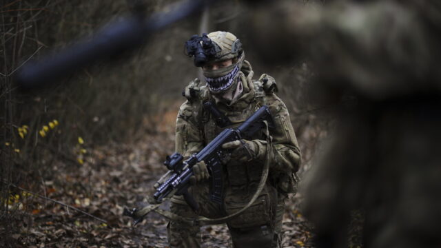 Η δομή, οι δαπάνες και οι απώλειες του ουκρανικού και ρωσικού στρατού