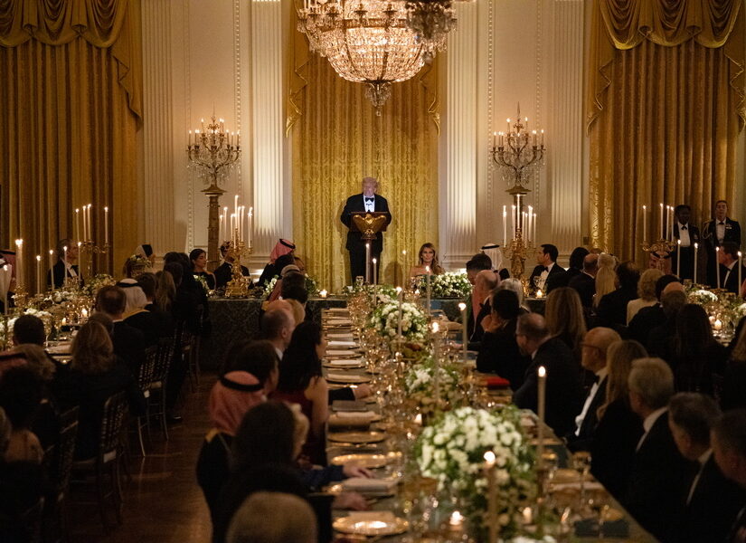 Διαψεύδεται ότι το μενού στο γεύμα Τραμπ-Σαλμάν είχε και... κατεψυγμένο Κασόγκι!