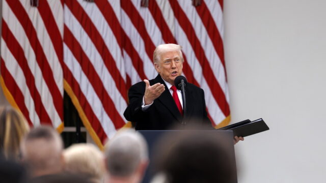 Συνομιλίες ΗΠΑ-Ουκρανίας: “Σοβαρή πιθανότητα συμφωνίας” βλέπει ο Τραμπ μετά τη Φλόριντα