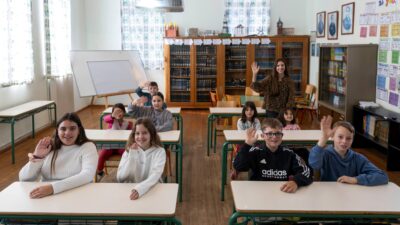 COSMOTE TELEKOM: νέα εποχή συνδεσιμότητας σε όλα τα δυσπρόσιτα σχολεία της χώρας με δωρεάν γρήγορο ίντερνετ