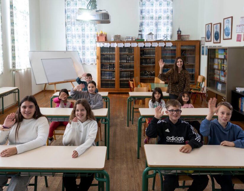 COSMOTE TELEKOM: νέα εποχή συνδεσιμότητας σε όλα τα δυσπρόσιτα σχολεία της χώρας με δωρεάν γρήγορο ίντερνετ