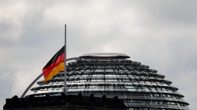 Πως καταρρέει το γερμανικό κοινωνικό κράτος, Εμμανουήλ Μαυροζαχαράκης