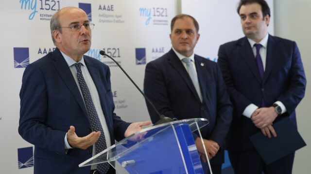 Η μεγάλη κομπίνα με τους τόκους και η βόμβα του χρέους, Μάκης Ανδρονόπουλος