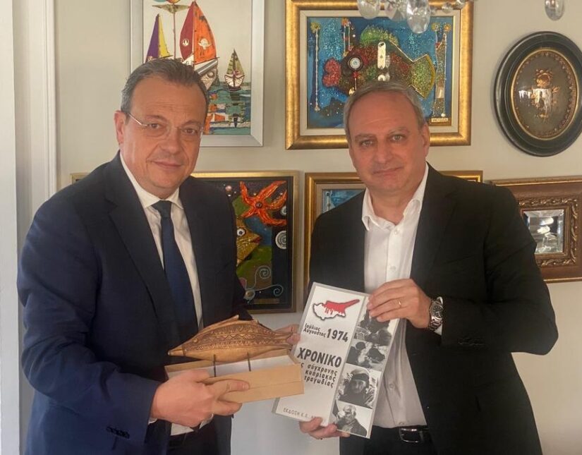 Ξηλώνεται το πουλόβερ των παραδοσιακών κομμάτων, Κώστας Βενιζέλος