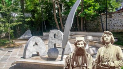 Το Βατικανό και ένας λήσταρχος πίσω από τo λατινικό αλφάβητο στην αλβανική, Ορφέας Μπέτσης