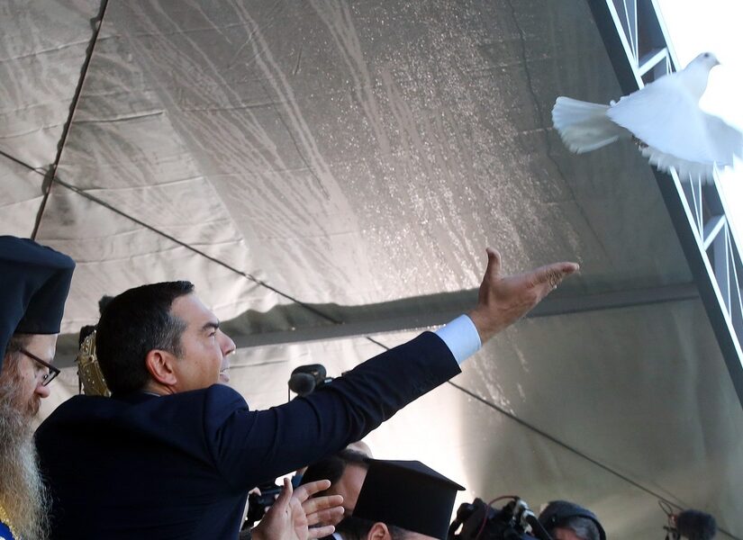 Ως πωλητής βιβλίου τον... έσκισε τον Άδωνι ο Αλέξης! Κόμπρα