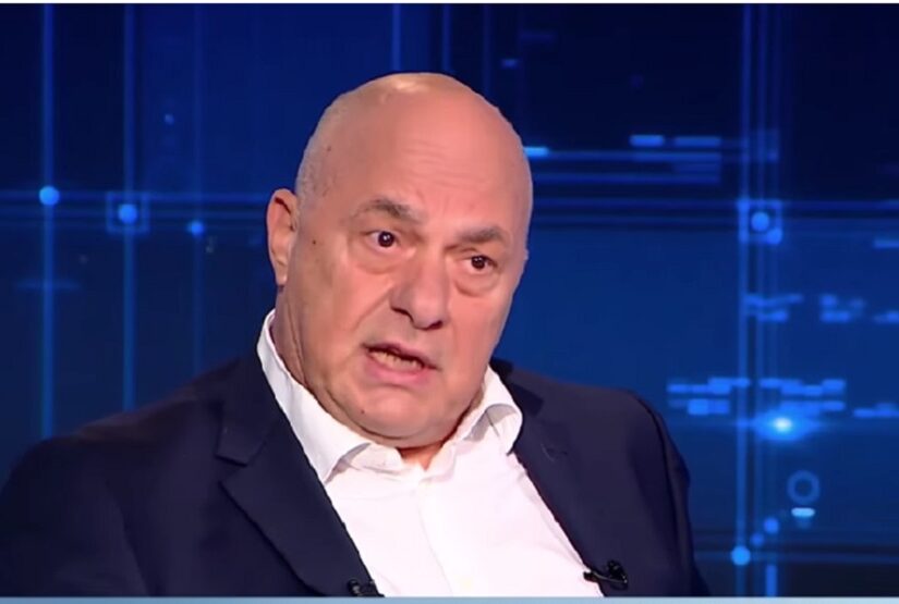 Ο αυστηρώς ακατάλληλος για ανηλίκους Αχιλλέας Μπέος