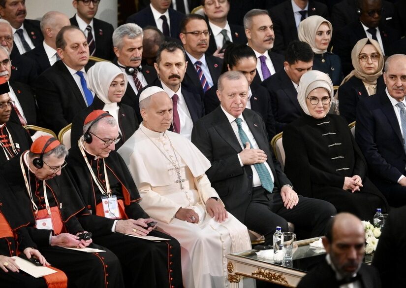 Η Τουρκία αποκαλύπτει αρχαία χριστιανική τοιχογραφία κατά την επίσκεψη του Πάπα