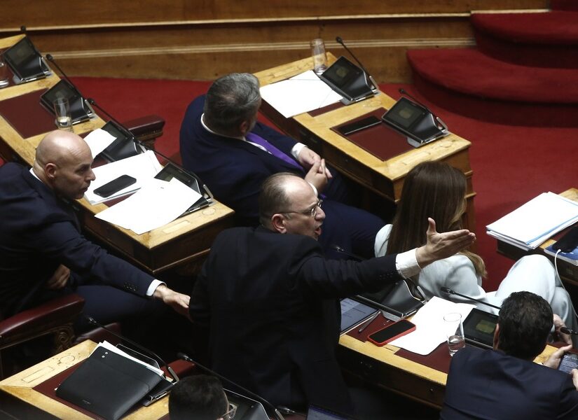 Ο δαιμόνιος Μακάριος μας άνοιξε τα μάτια για την... προσχώρηση Σαμαρά στη Ζωή!