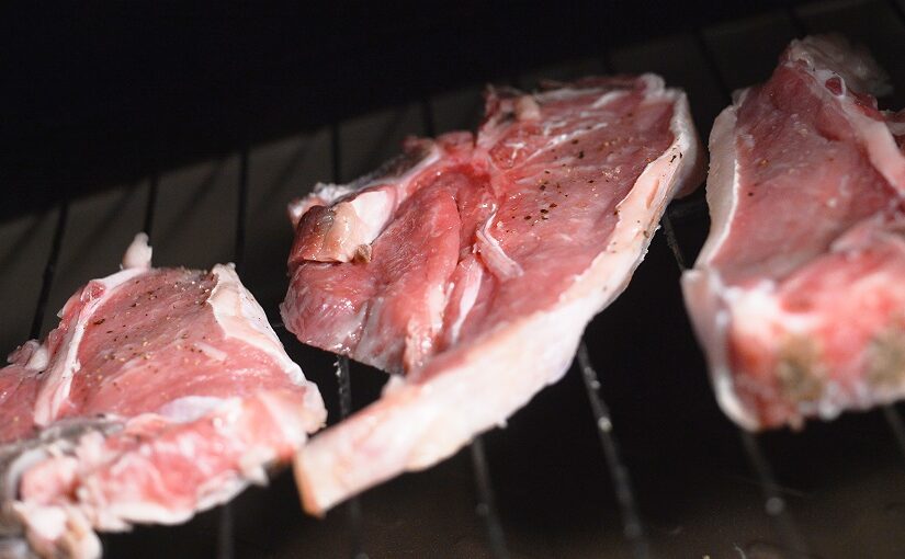 Διευκολύνει ή δυσκολεύει τον ύπνο η πρωτεΐνη στο βραδινό;