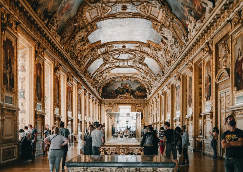 Ο Λούβρος, τα κλεφτρόνια και... "The... Κόπανοι"