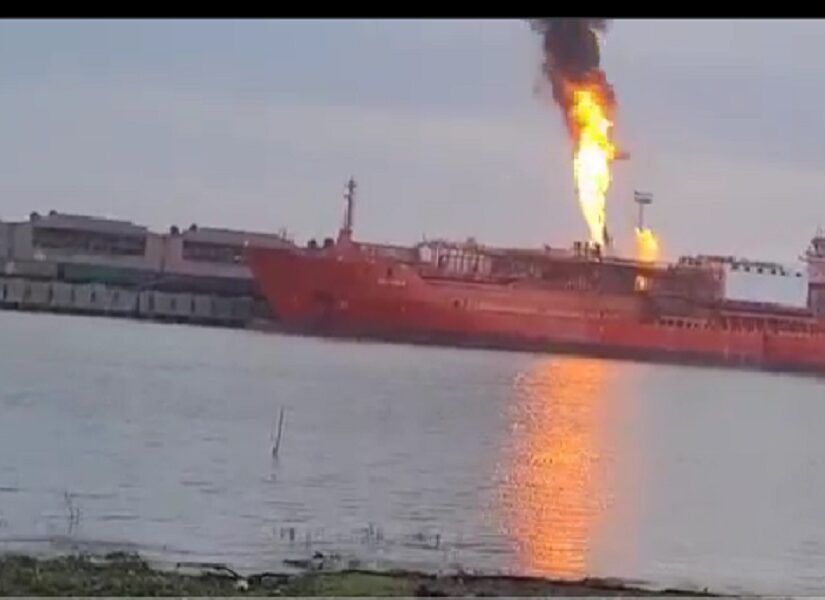 Ρωσικό πλήγμα σε τουρκικό δεξαμενόπλοιο – 100 Rafale για τον Ζελένσκι – Ποια χώρα βλέπει πόλεμο ΝΑΤΟ-Ρωσίας