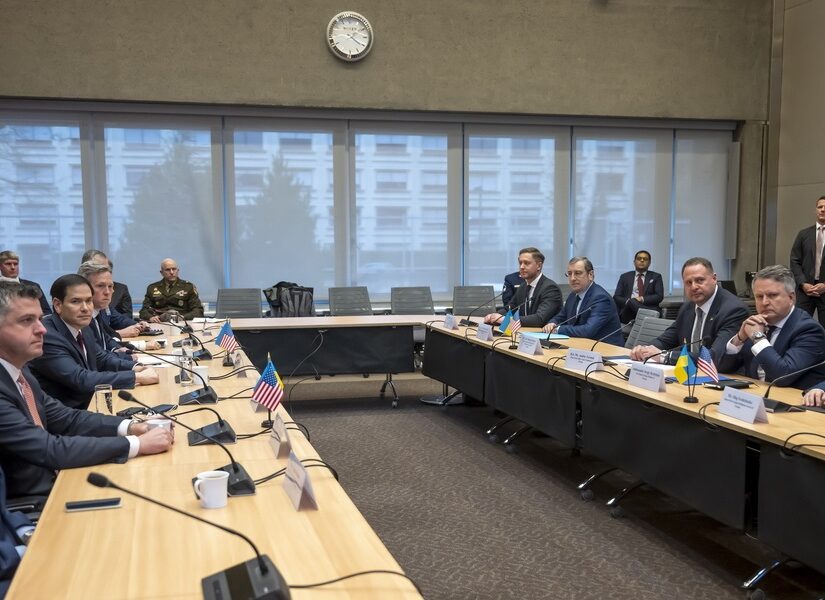 Αποχωρούν από τη Γενεύη οι Ουκρανοί – Αινιγματική ανάρτηση Τραμπ για τις διαπραγματεύσεις