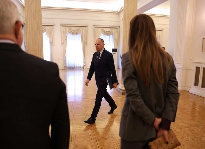 Δώδεκα ερωτήσεις στα υπό ίδρυση κόμματα για την εξωτερική πολιτική, Μάκης Ανδρονόπουλος