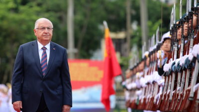 Μια τρύπα στο νερό τα ήρεμα ύδατα του Γεραπετρίτη